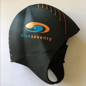 NWT Blueseventy Skull Cap