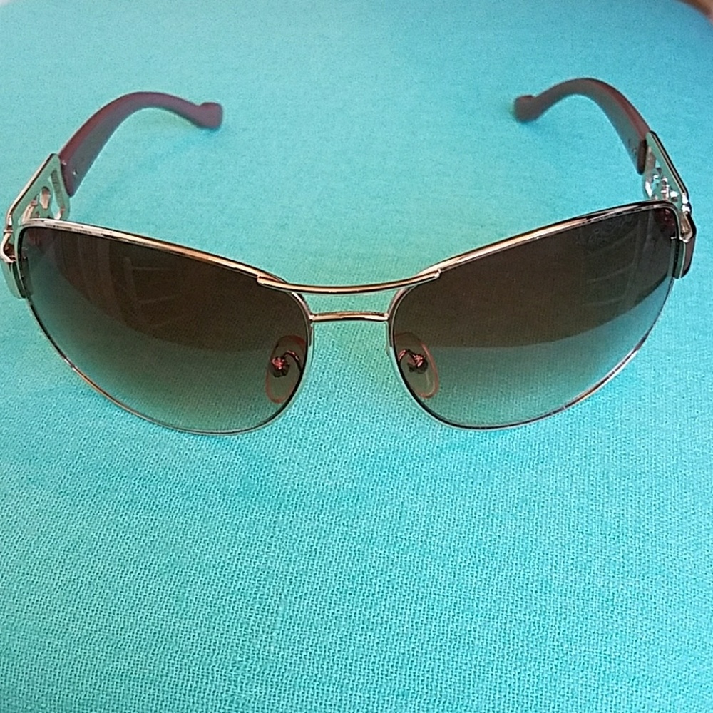 Jessica Simpson sunglasses
