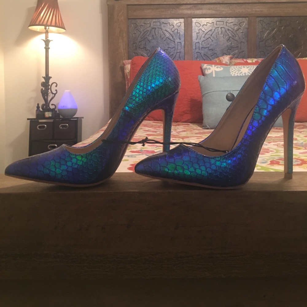 NWOT RUE21 heels