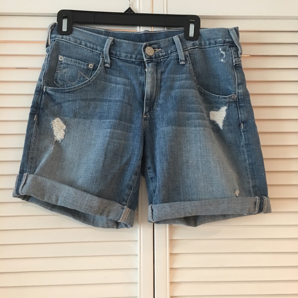 True Religion Relaxed shorts size 26