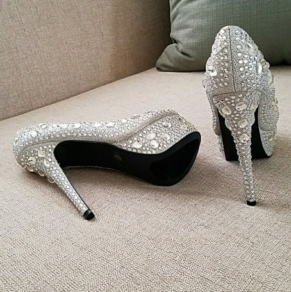 Make An Offer Silver Rhinestone Heels - Picture 1 of 6