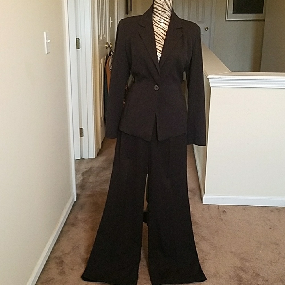 Sharagano atelier 2 piece pants suit