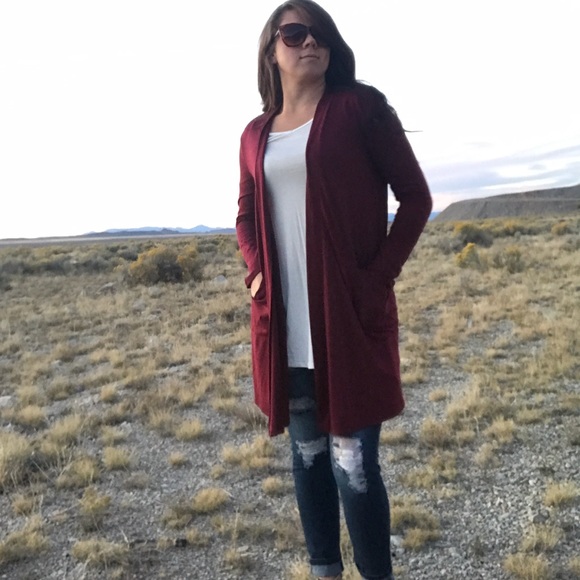 << Burgundy Perfect Cardigan >> - Picture 2 of 5