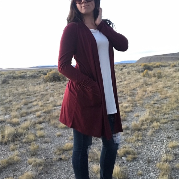 << Burgundy Perfect Cardigan >> - Picture 3 of 5