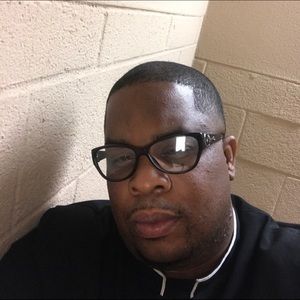 Meet your Posher, Deandre