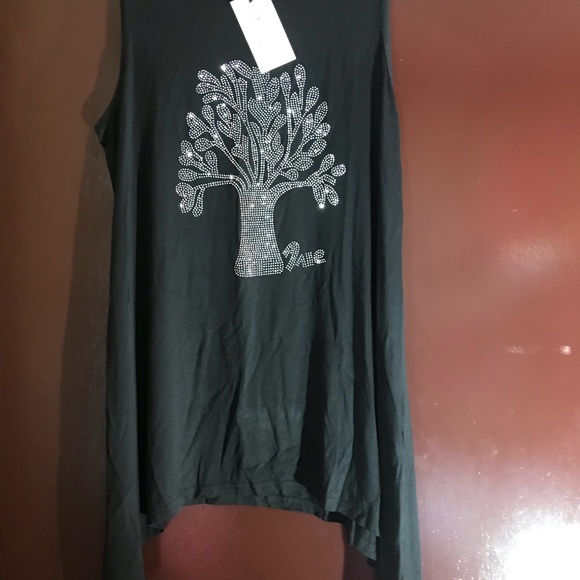 Tunics - Picture 4 of 4