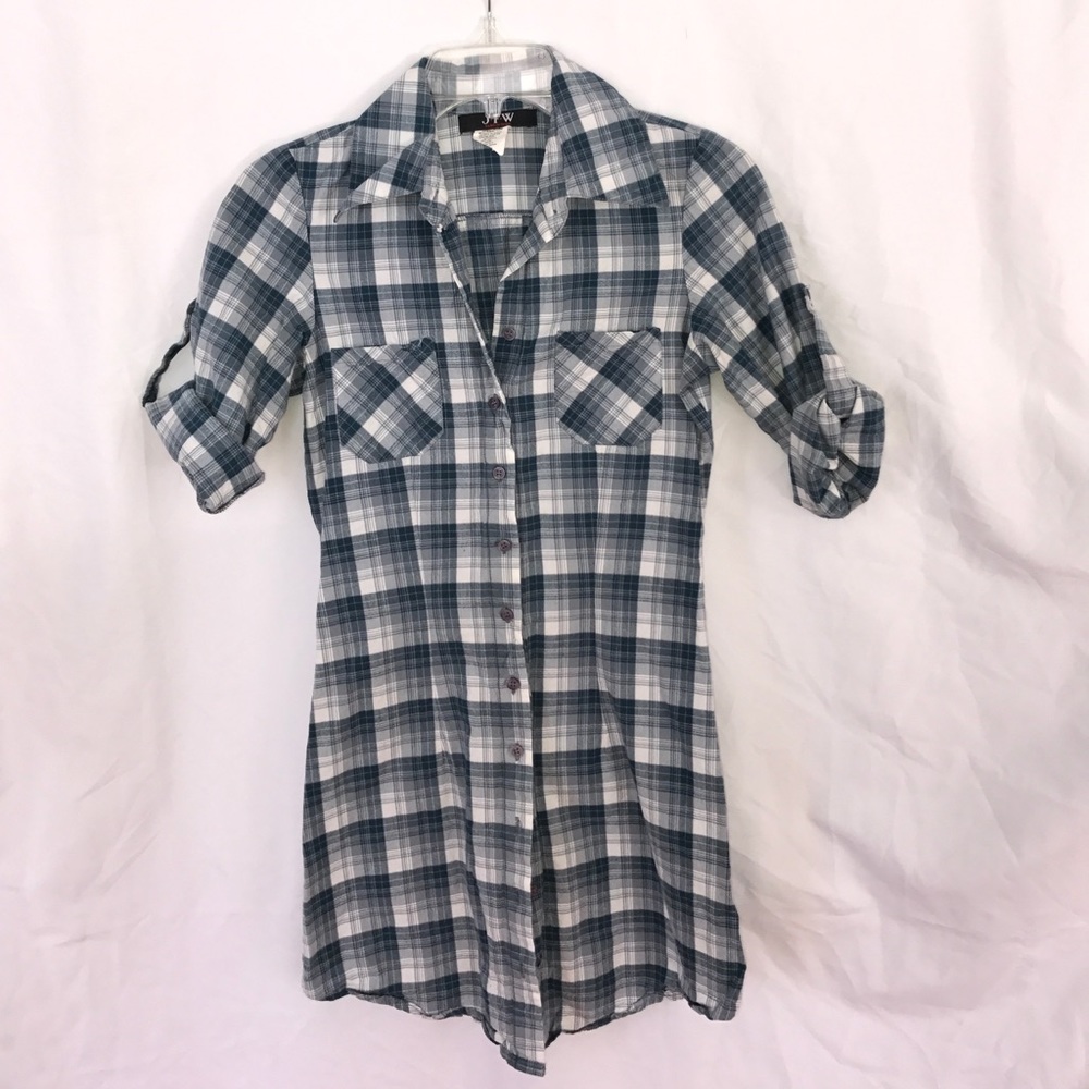 Long Fitted Plaid Button Down