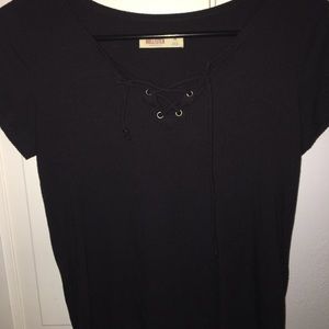Lace up Hollister tee