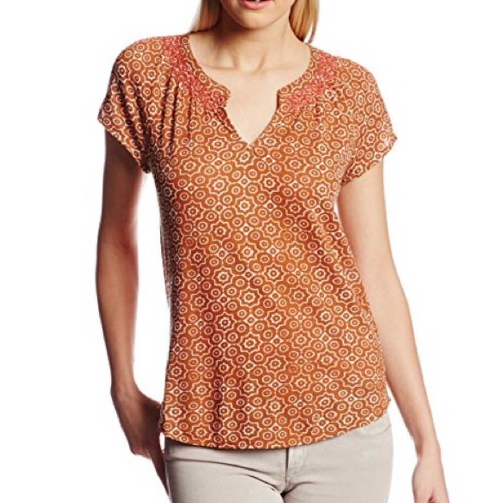 Lucky Brand medallion print tee shirt