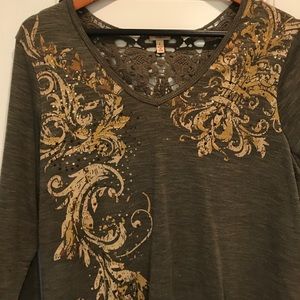 Reba t-shirt with crochet back Reba t-shirt with crochet back