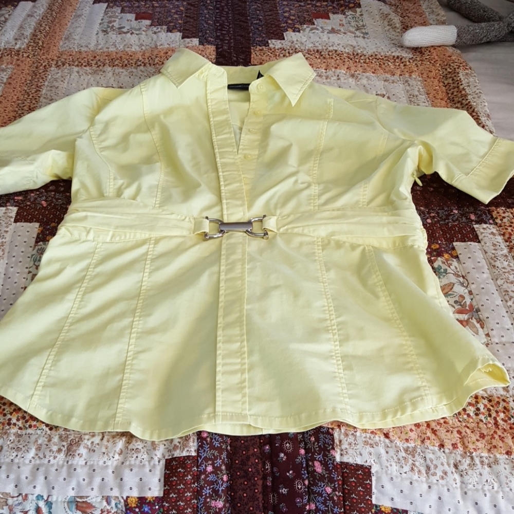 Dressy yellow fitted button down
