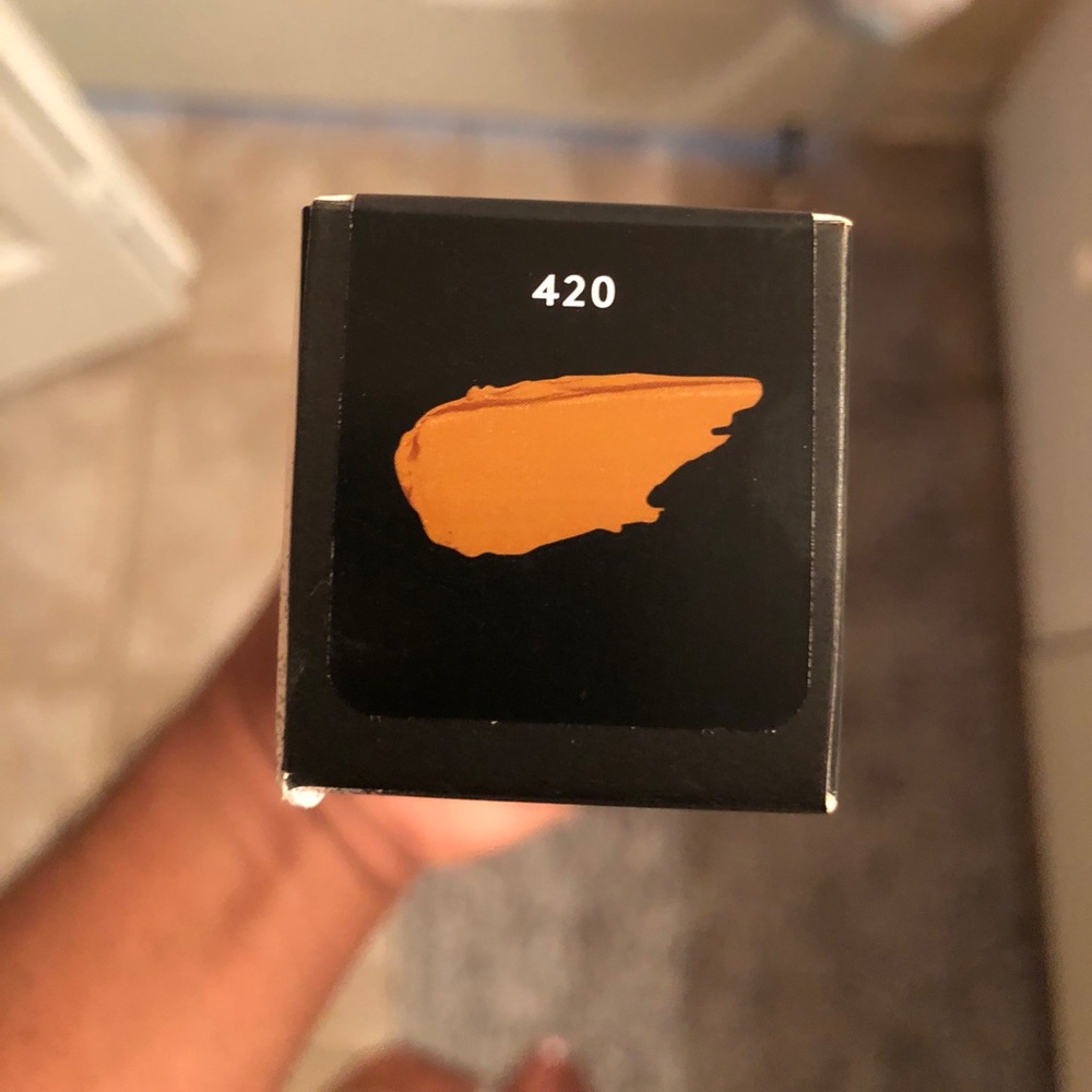 Fenty 420 Foundation