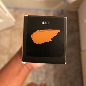 Fenty 420 Foundation