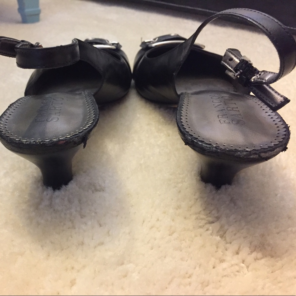 Black heels - Picture 2 of 3