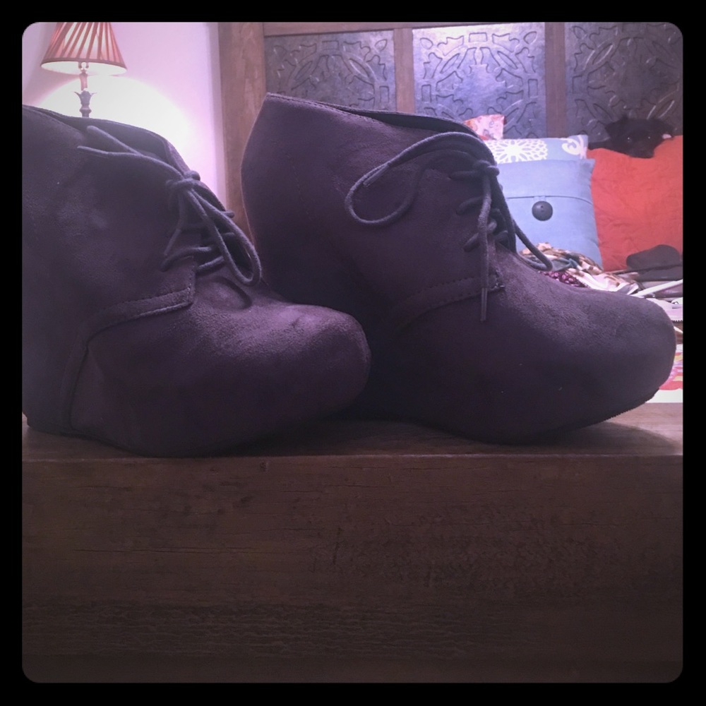 Gray suede rue 21 wedges