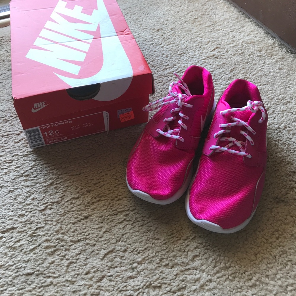 Child’s Nike tennis shoes. Size 12
