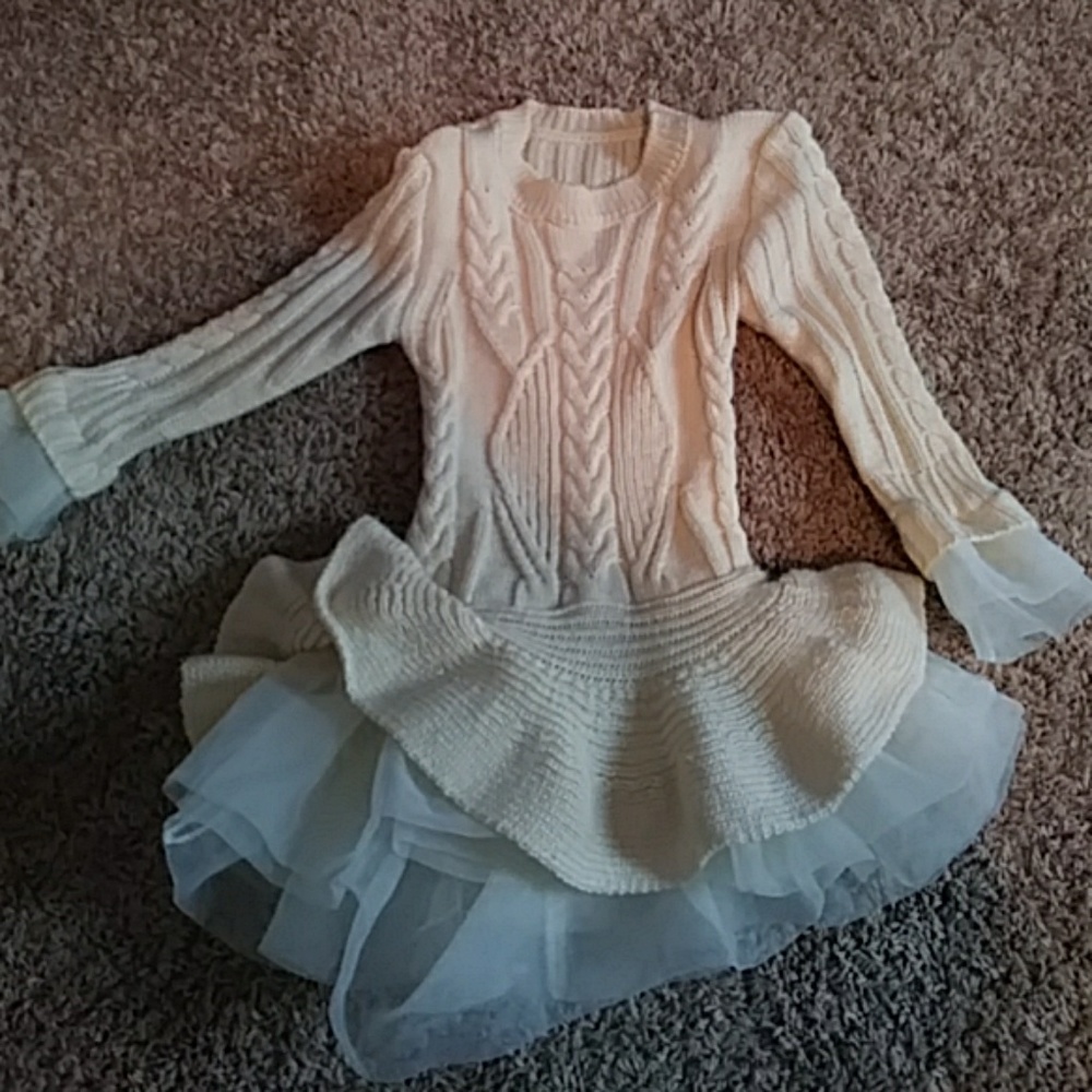 Girls Creme sweater
