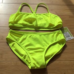 Kids bathing suit NWT💛