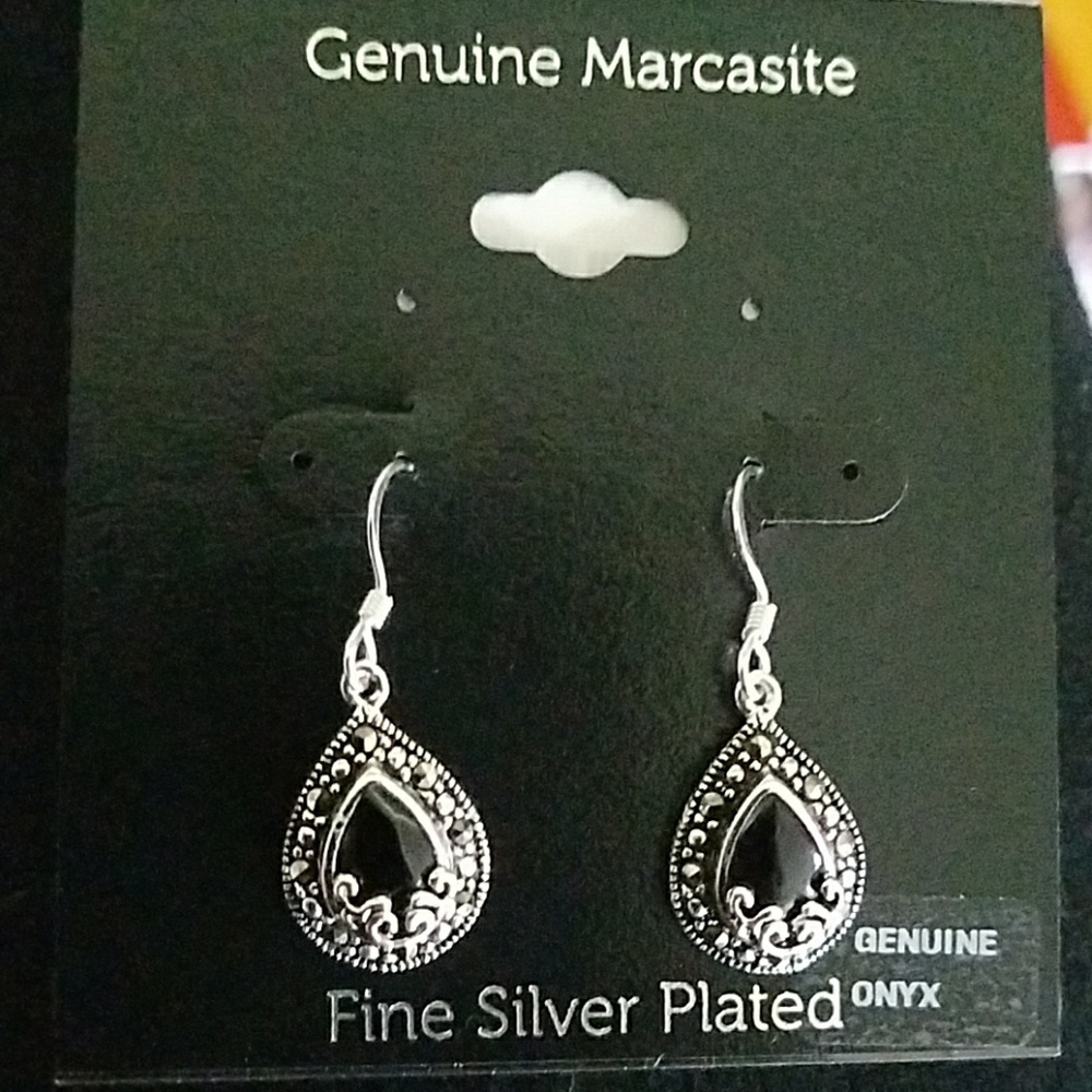 NWT Genuine Mercasite onyx dangle earrings