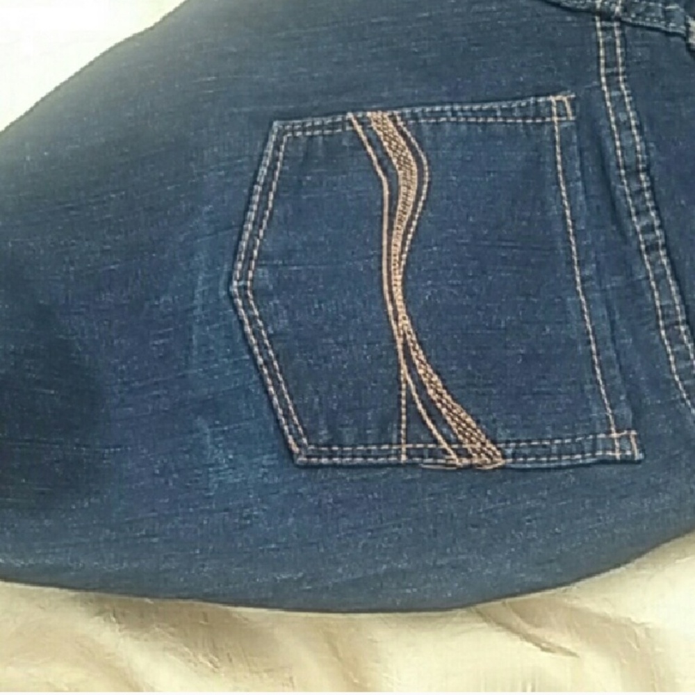 SOS Jeans - Picture 3 of 3