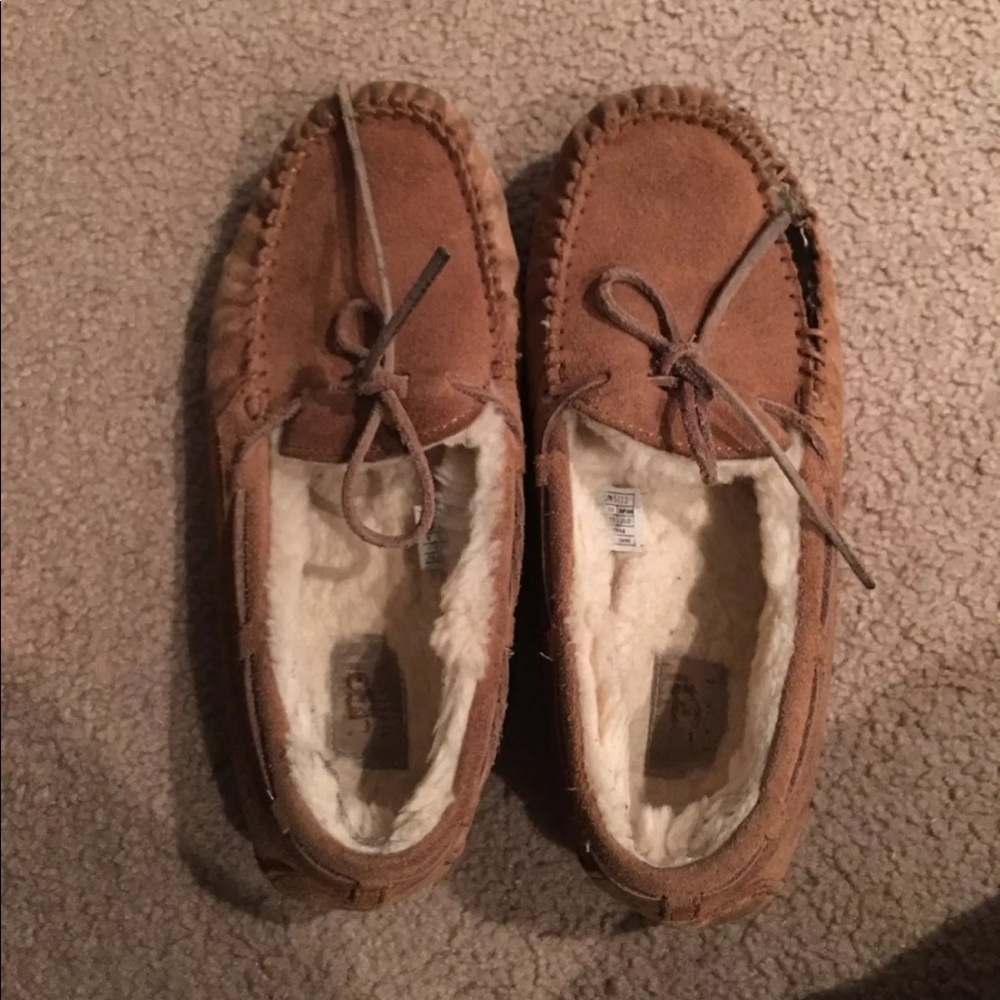 Ugg Dakota slipper. Size 9