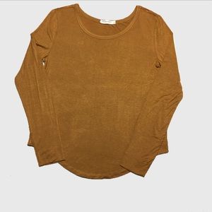 Shaped layering scooped neck tee