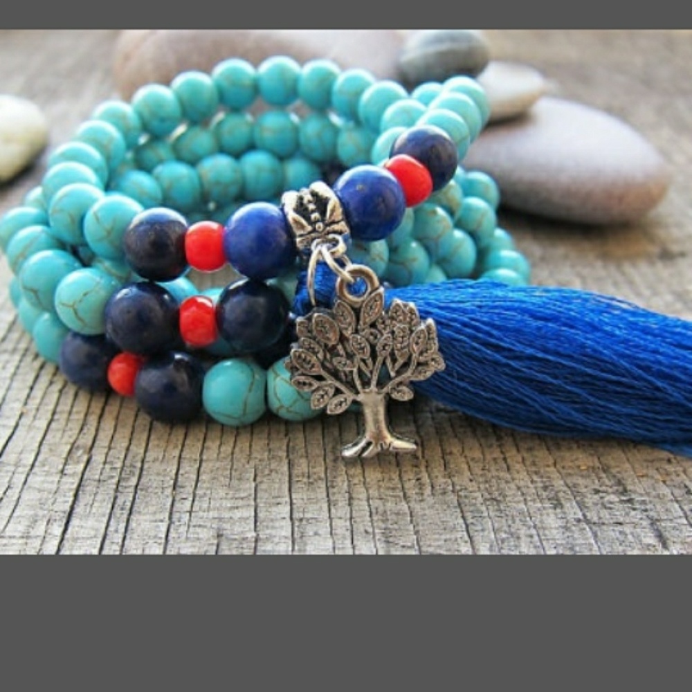 Turquoise necklace, brazalete.