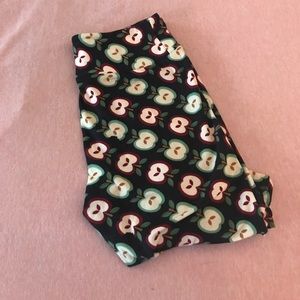 Lularoe apple leggings