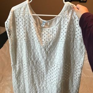 Cute Old Navy cut out shirt