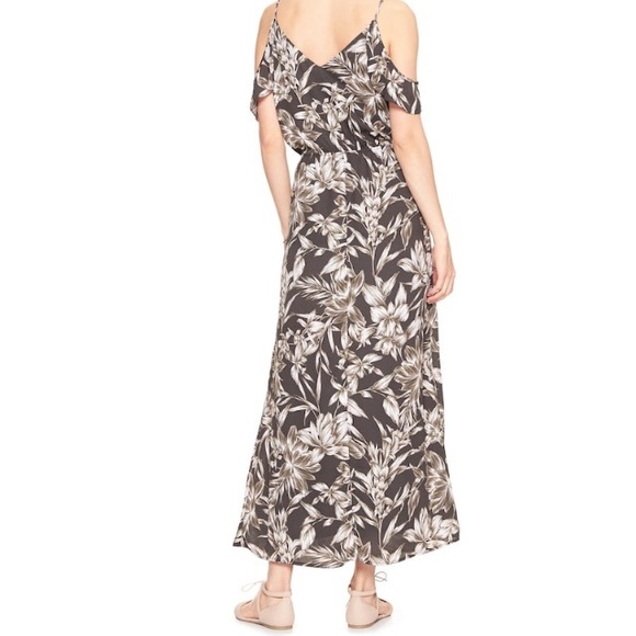 Banana Republic Print Cold-Shoulder Ruffle Maxi 8 - Picture 2 of 7