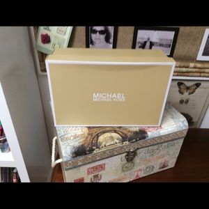 Michael Kors shoebox