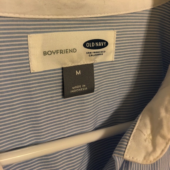 NWT. NEVERWORN. Old Navy Boyfriend button up. - Picture 2 of 8