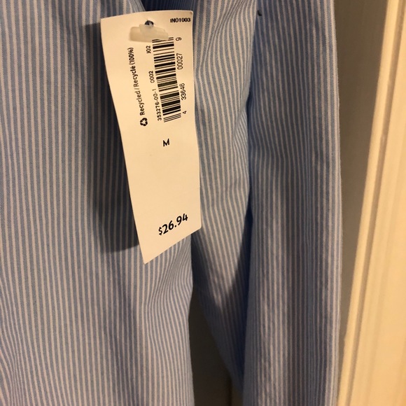 NWT. NEVERWORN. Old Navy Boyfriend button up. - Picture 3 of 8