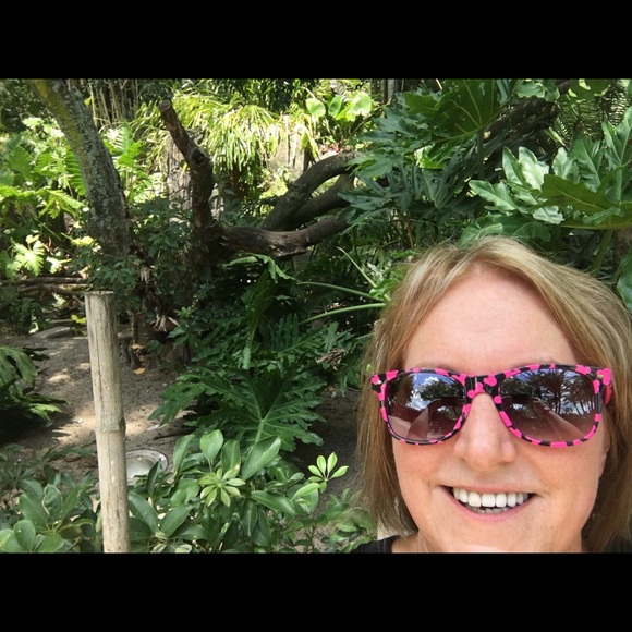 Meet your Posher, Patricia - Picture 1 of 1