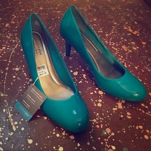 Comfort Plus by Predictions teal heels size 9 1/2