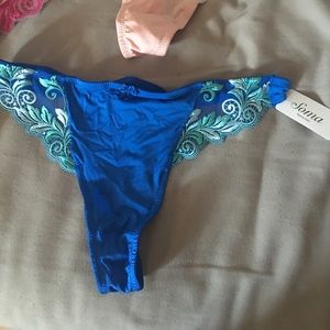 Soma Intimates Lacy Thong Size M (brand new)