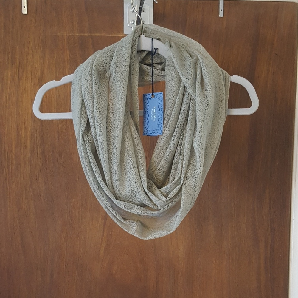 Simply Vera infinity scarf new with tags