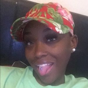 Meet your Posher, Cierra