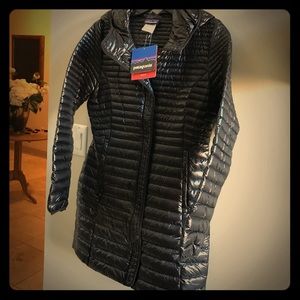Patagonia Women's M Fiona Down Parka, Black, NWT