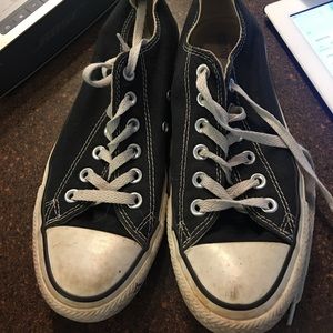Black low top converse size 8