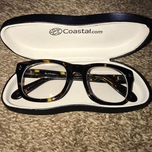 Derek Cardigan glasses - tortoise color.