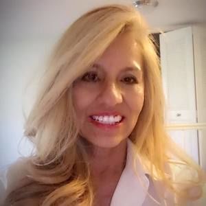 Meet your Posher, Debbie