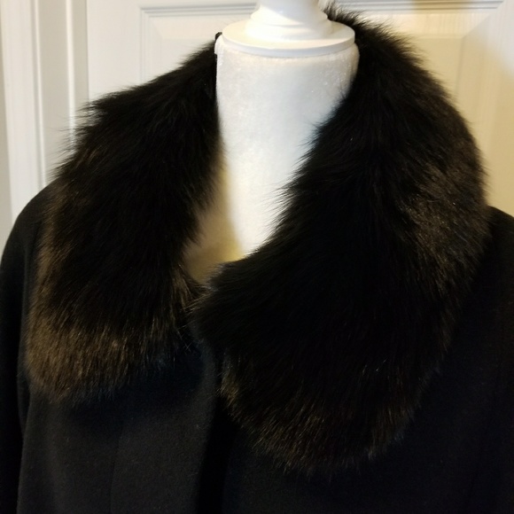 Winter formal long coat - Picture 2 of 8
