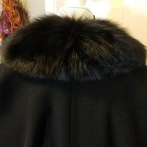 Winter formal long coat - Picture 3 of 8