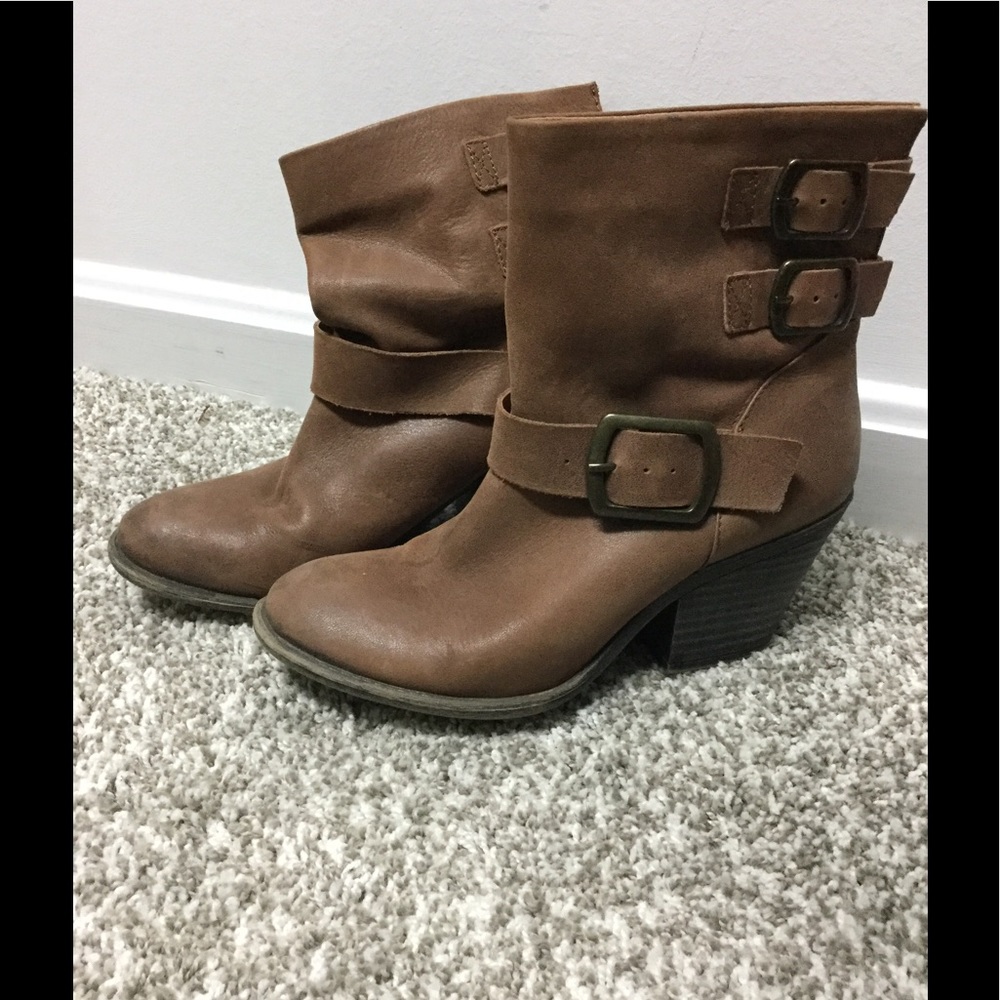 Worn once cute tan bootie!