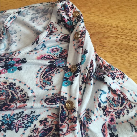 Paisley open back tshirt - Picture 3 of 3