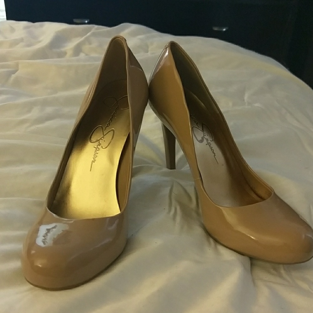 Jessica Simpson Round Toe Nude Heels NWOT