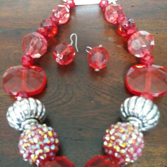 Necklace & Earrings - Picture 3 of 3