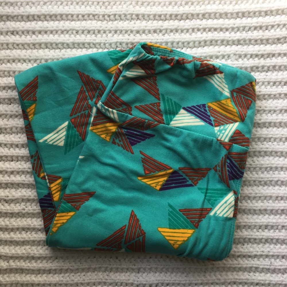 OS LuLaRoe leggings.  Never warn.