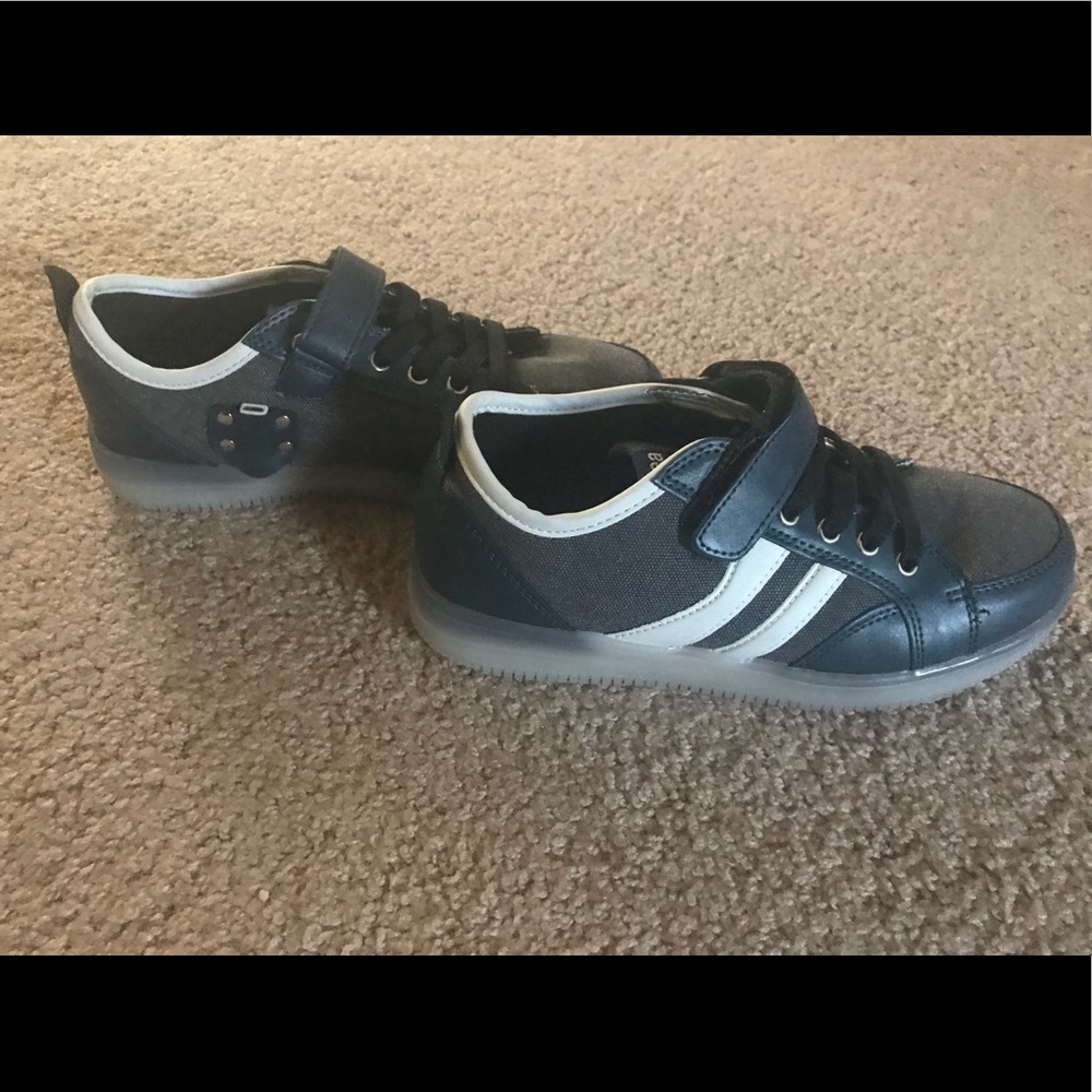 IDEA FRAME BOYS LED LIGHT UP/chargeable shoes